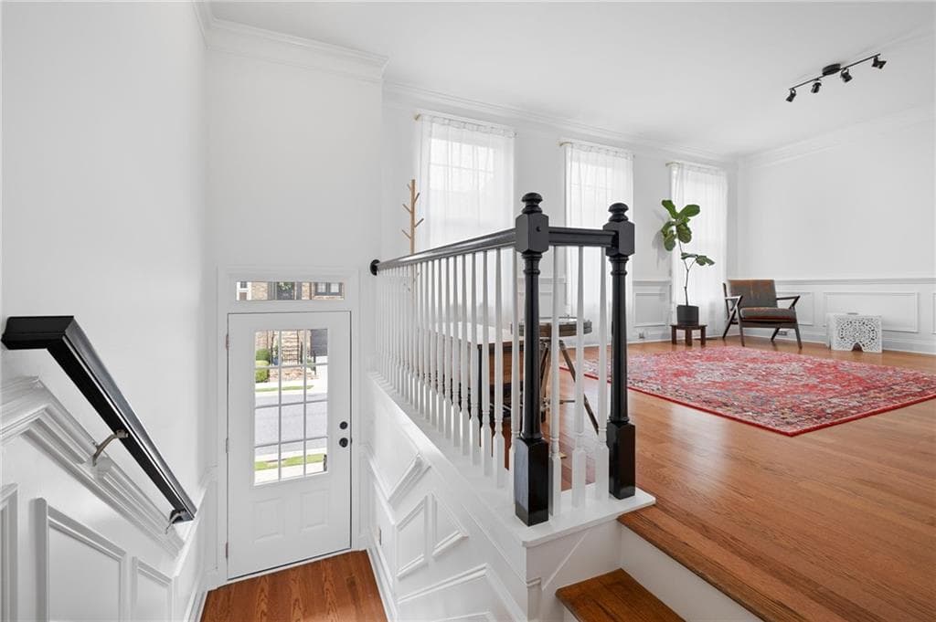 4 bedroom, 4 bathroom, 2,624 sq ft townhouse for sale at 9009 Woodland Trail, Alpharetta, GA 30009 — photo 4