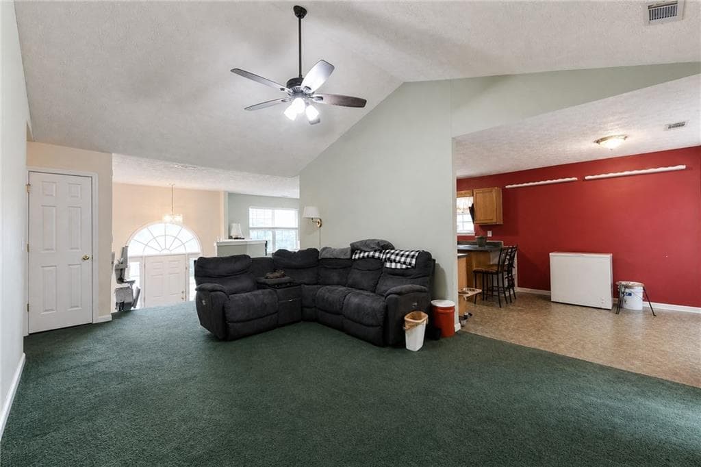 4 bedroom, 3 bathroom, 2,242 sq ft single family residence under contract at 912 Kendall Park Drive, Winder, GA 30680 — photo 5
