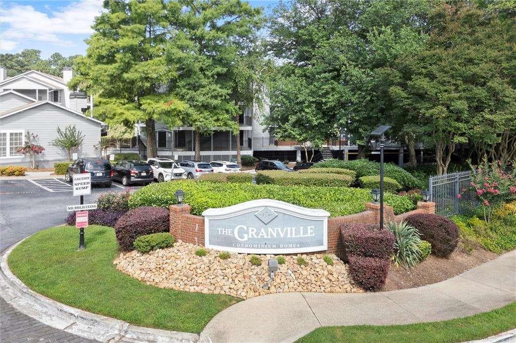 1 bedroom, 1 bathroom, 629 sq ft condominium for sale at 416 Granville Court, Sandy Springs, GA 30328 — photo 1 of 35