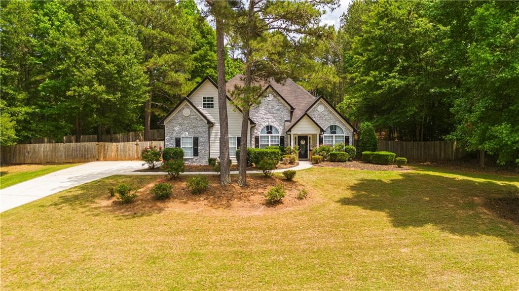 3 bedroom, 2 bathroom, 1,905 sq ft single family residence under contract at 30 Carmel Drive, Covington, GA 30016 — photo 4