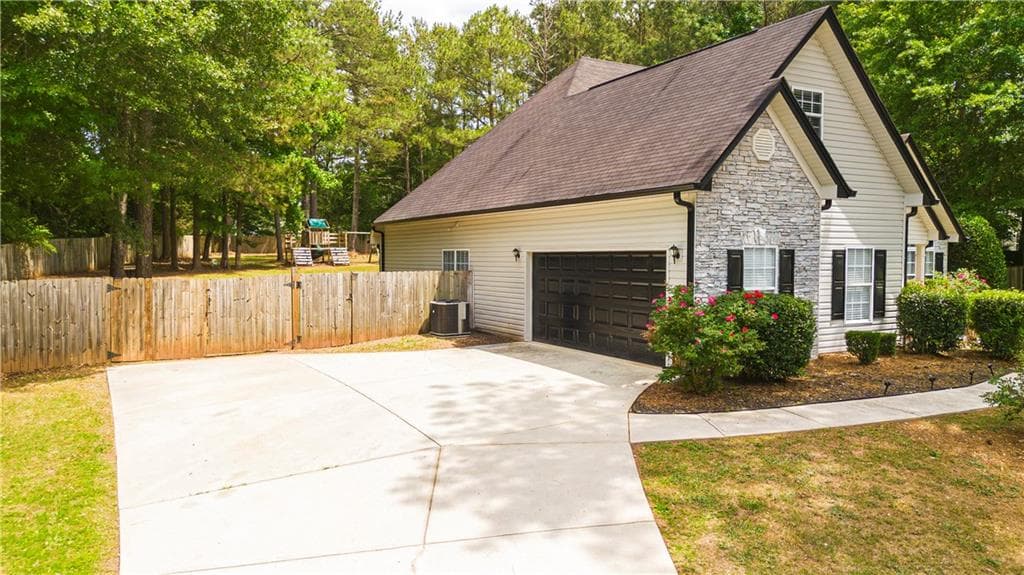 3 bedroom, 2 bathroom, 1,905 sq ft single family residence under contract at 30 Carmel Drive, Covington, GA 30016 — photo 5