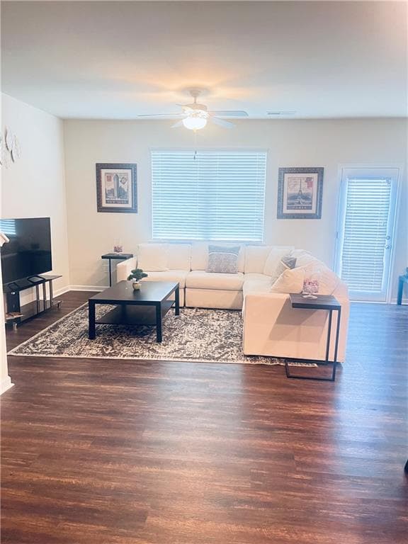 4 bedroom, 3 bathroom, 1,832 sq ft single family residence for sale at 300 Harrison Drive, Calhoun, GA 30701 — photo 3