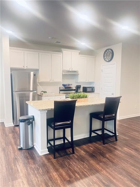4 bedroom, 3 bathroom, 1,832 sq ft single family residence for sale at 300 Harrison Drive, Calhoun, GA 30701 — photo 6