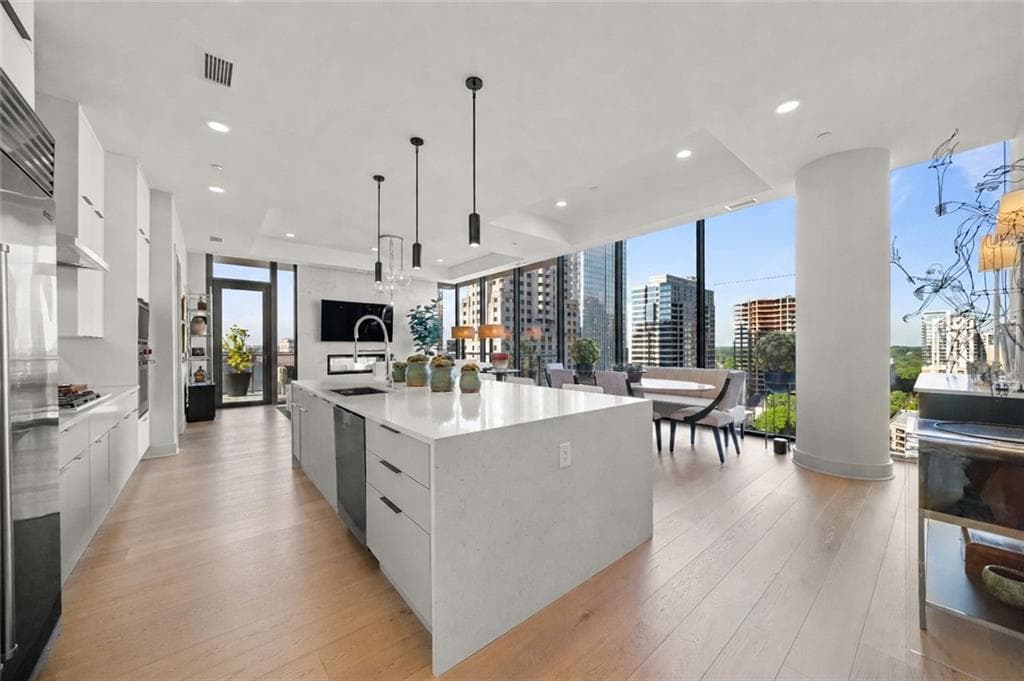 3 bedroom, 3 bathroom, 2,071 sq ft condominium for sale at 40 12th Street 1603, Atlanta, GA 30309 — photo 9