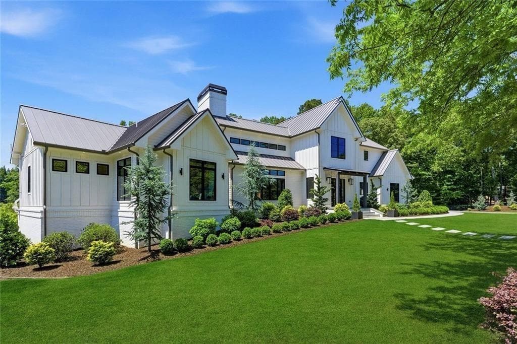 4 bedroom, 5 bathroom, 5,043 sq ft single family residence for sale at 11860 Chaffin Road, Roswell, GA 30075 — photo 2