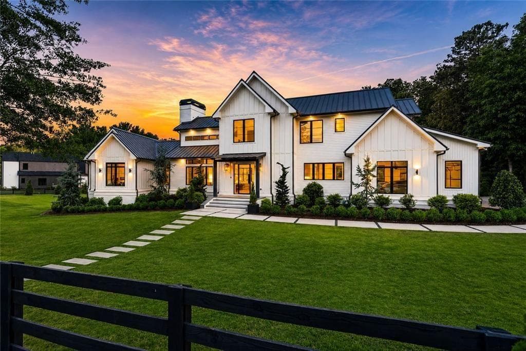 4 bedroom, 5 bathroom, 5,043 sq ft single family residence for sale at 11860 Chaffin Road, Roswell, GA 30075 — photo 3