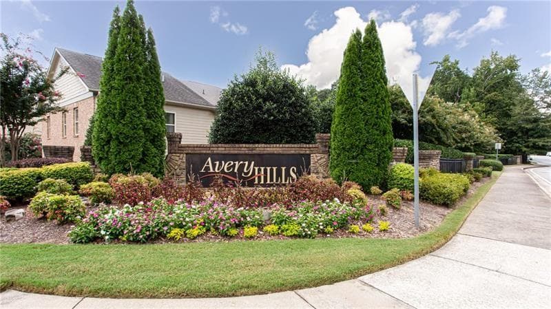 2 bedroom, 3 bathroom, 1,879 sq ft townhouse for sale at 3620 Wind River Court, Tucker, GA 30084 — photo 2