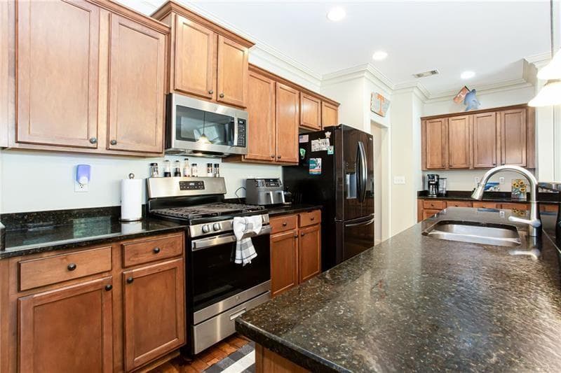 2 bedroom, 3 bathroom, 1,879 sq ft townhouse for sale at 3620 Wind River Court, Tucker, GA 30084 — photo 8