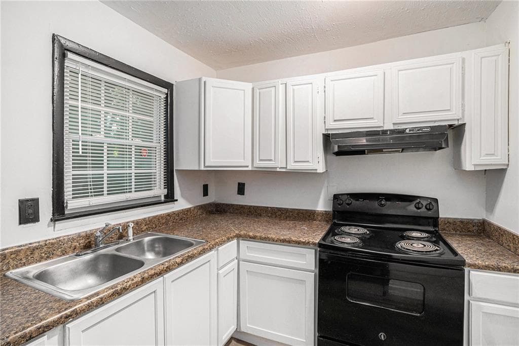 3 bedroom, 1 bathroom, 875 sq ft single family residence for sale at 836 Bolton Road, Atlanta, GA 30331 — photo 7