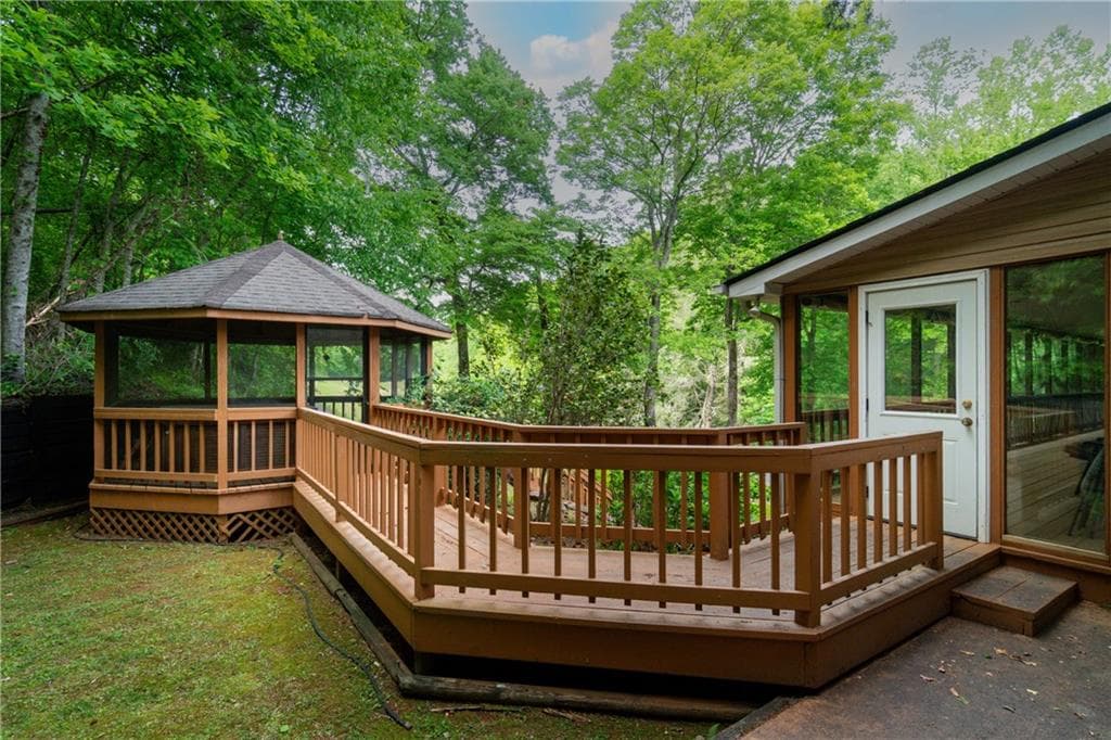 4 bedroom, 4 bathroom, 2,848 sq ft single family residence for sale at 200 Bahn Innsbruck, Helen, GA 30545 — photo 3