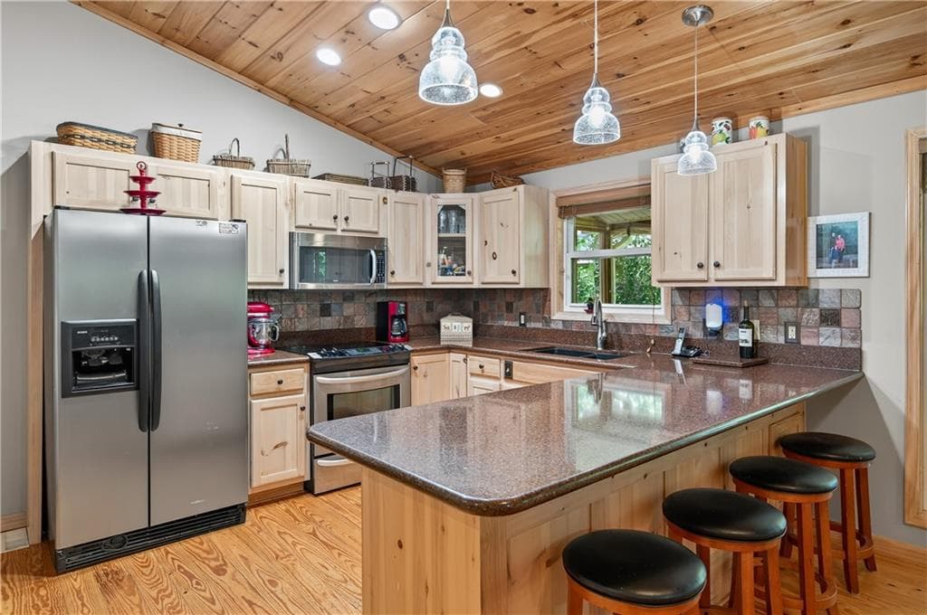 4 bedroom, 4 bathroom, 2,848 sq ft single family residence for sale at 200 Bahn Innsbruck, Helen, GA 30545 — photo 9