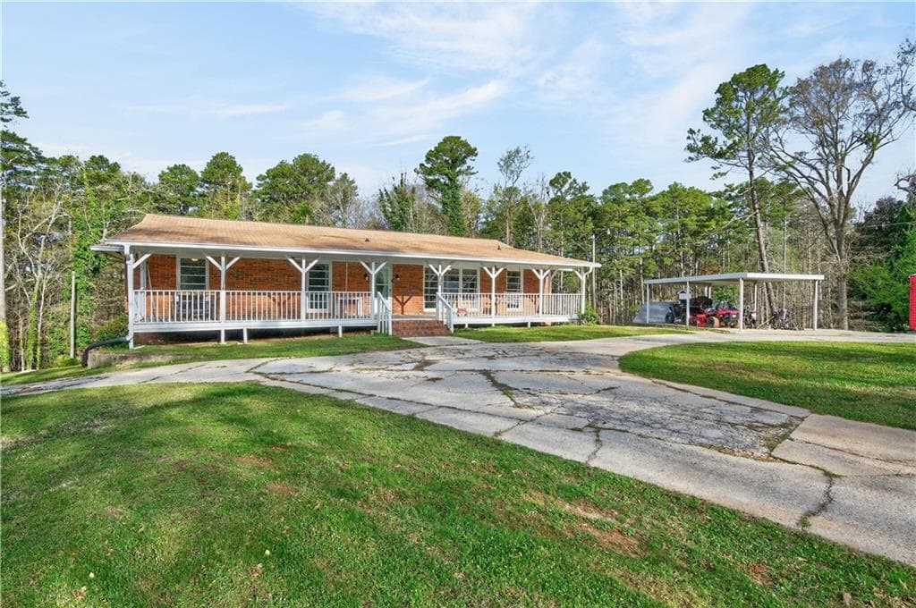 3 bedroom, 2 bathroom single family residence for rent at 3460 Maynard Circle, Gainesville, GA 30506 for $2,000 a month