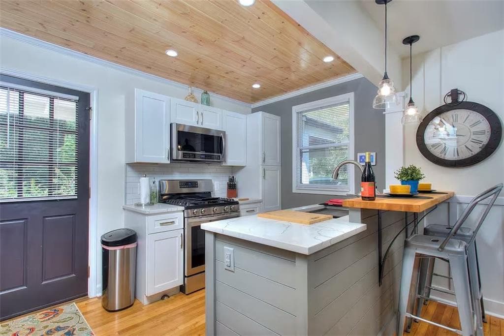 2 bedroom, 1 bathroom, 899 sq ft single family residence for rent at 3301 Old Jonesboro Road, Atlanta, GA 30354 for $2,250 a month — photo 8