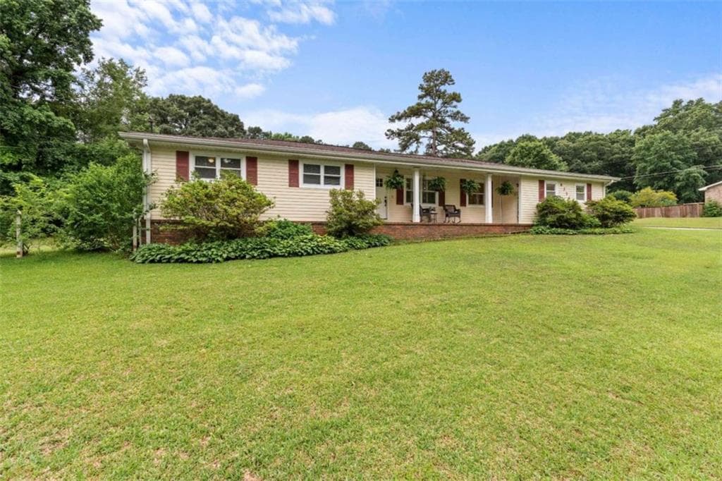 4 bedroom, 3 bathroom, 1,860 sq ft single family residence sold at 6326 South Skyline Drive, Douglasville, GA 30135