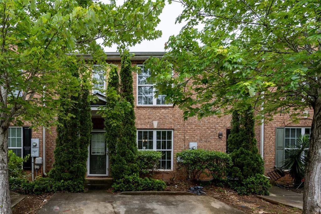 3 bedroom, 3 bathroom, 1,412 sq ft townhouse for sale at 3474 Waldrop Trail, Decatur, GA 30034
