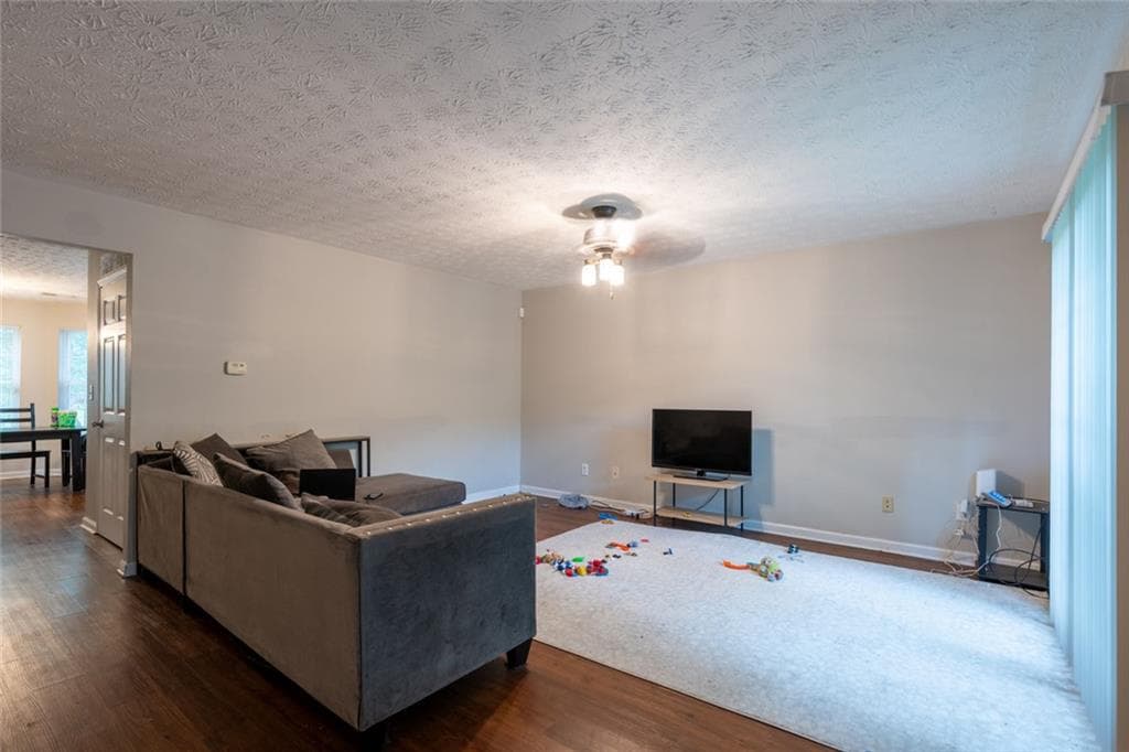 3 bedroom, 3 bathroom, 1,412 sq ft townhouse for sale at 3474 Waldrop Trail, Decatur, GA 30034 — photo 3