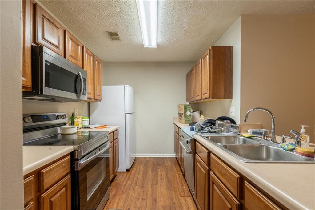 3 bedroom, 3 bathroom, 1,412 sq ft townhouse for sale at 3474 Waldrop Trail, Decatur, GA 30034 — photo 4