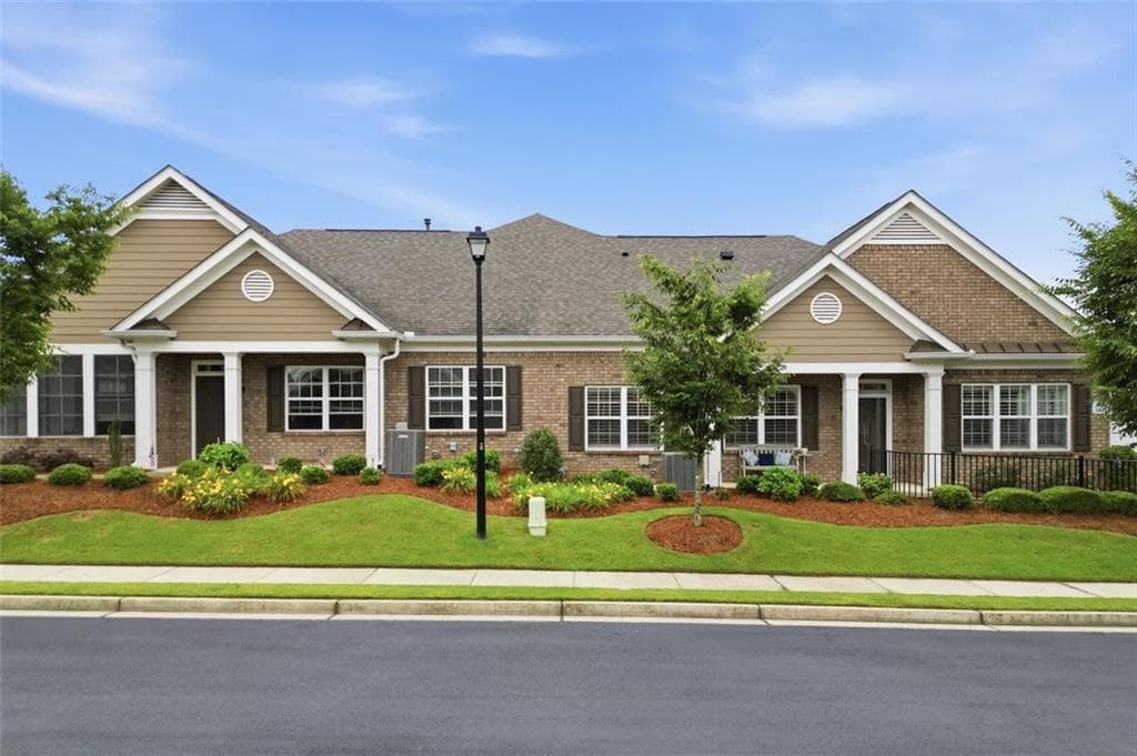 2 bedroom, 2 bathroom, 1,811 sq ft condominium for sale at 3328 Tree Ridge Court, Buford, GA 30519 — photo 2