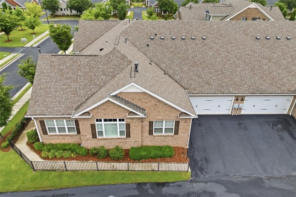 2 bedroom, 2 bathroom, 1,811 sq ft condominium for sale at 3328 Tree Ridge Court, Buford, GA 30519 — photo 6
