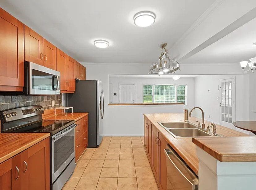 2 bedroom, 2 bathroom, 1,297 sq ft single family residence for rent at 2371 Ben Hill Road, Atlanta, GA 30344 for $1,750 a month — photo 4