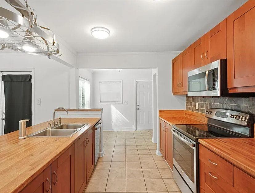 2 bedroom, 2 bathroom, 1,297 sq ft single family residence for rent at 2371 Ben Hill Road, Atlanta, GA 30344 for $1,750 a month — photo 7