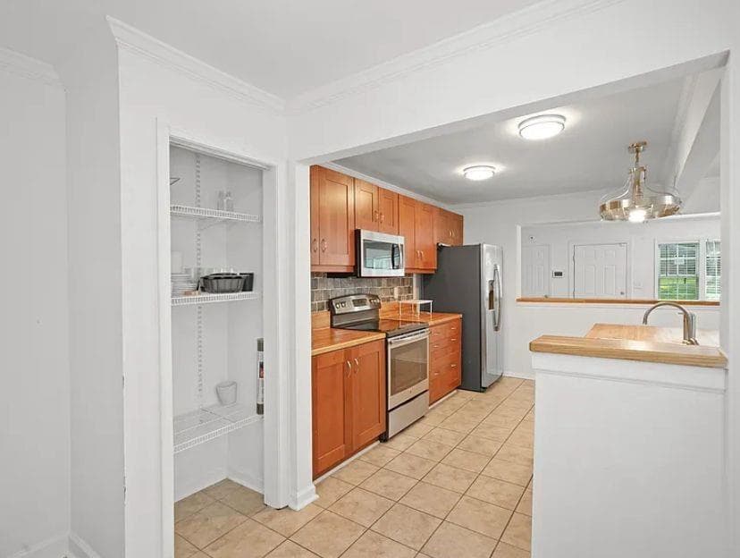 2 bedroom, 2 bathroom, 1,297 sq ft single family residence for rent at 2371 Ben Hill Road, Atlanta, GA 30344 for $1,750 a month — photo 8