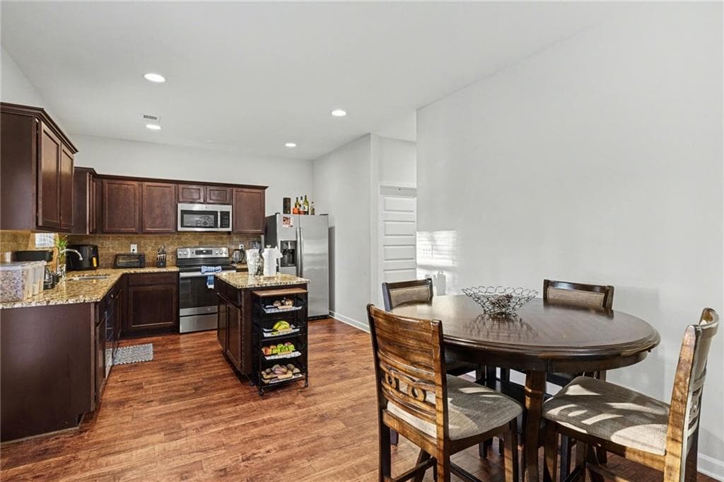 4 bedroom, 3 bathroom, 2,672 sq ft single family residence for rent at 1241 England Terrace, Hampton, GA 30228 for $2,700 a month — photo 6