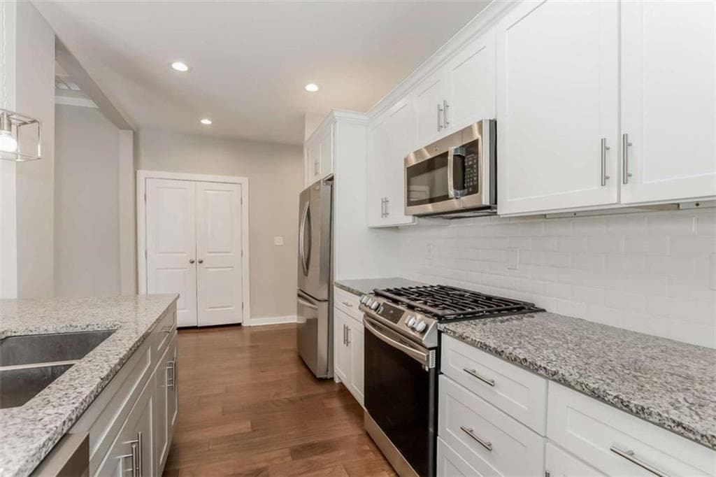 4 bedroom, 3 bathroom, 1,900 sq ft single family residence under contract at 1536 Montreat Avenue, Atlanta, GA 30311 — photo 5