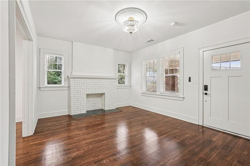 3 bedroom, 2 bathroom, 1,472 sq ft single family residence under contract at 829 Rose Circle, Atlanta, GA 30310 — photo 3
