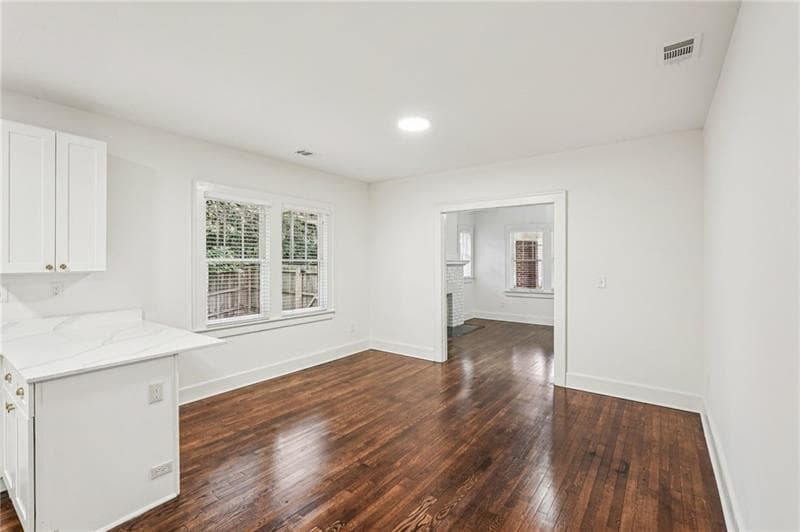 3 bedroom, 2 bathroom, 1,472 sq ft single family residence under contract at 829 Rose Circle, Atlanta, GA 30310 — photo 5
