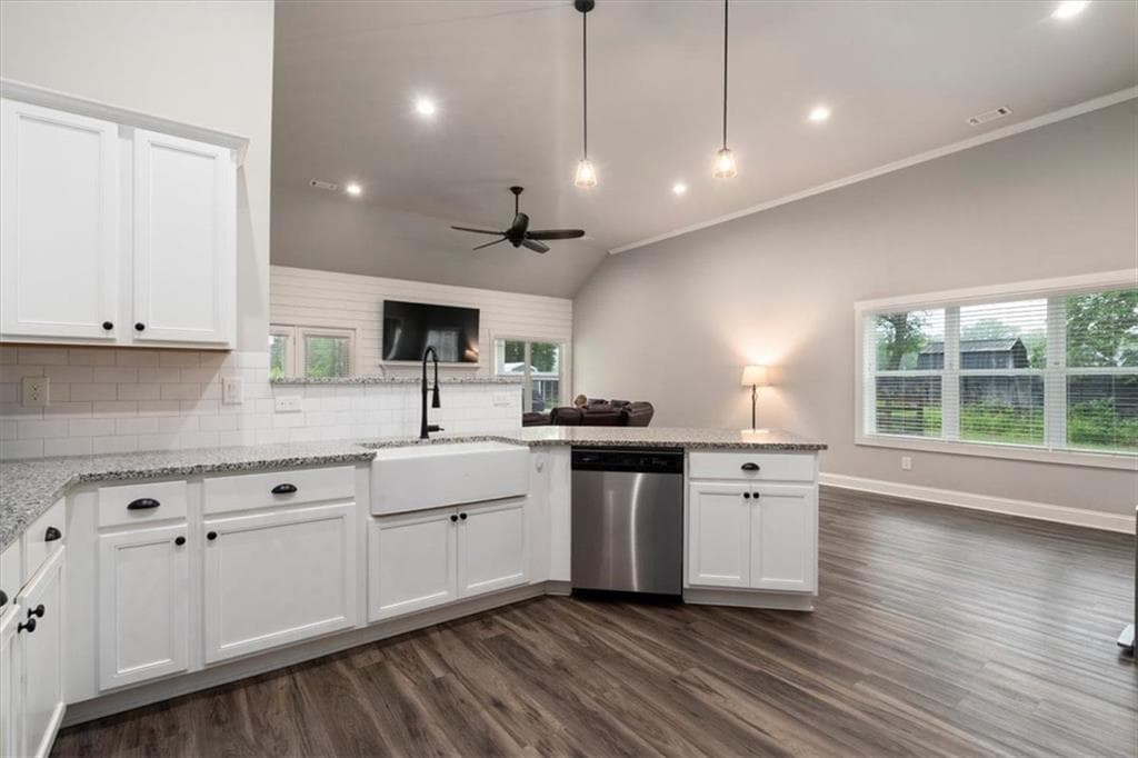 4 bedroom, 4 bathroom, 2,828 sq ft single family residence under contract at 2094 Pleasant Valley Road, Monroe, GA 30655 — photo 5