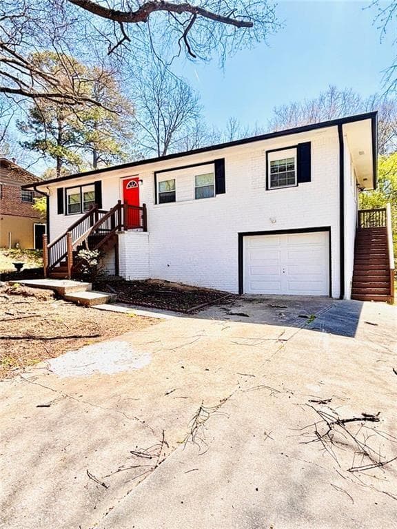 4 bedroom, 2 bathroom, 1,050 sq ft single family residence for sale at 2834 Green Trail Drive, Atlanta, GA 30349 — photo 2