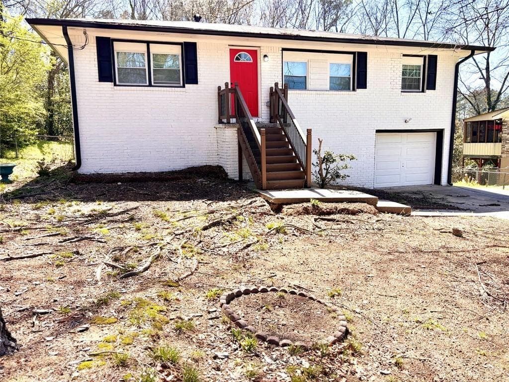 4 bedroom, 2 bathroom, 1,050 sq ft single family residence for sale at 2834 Green Trail Drive, Atlanta, GA 30349 — photo 4