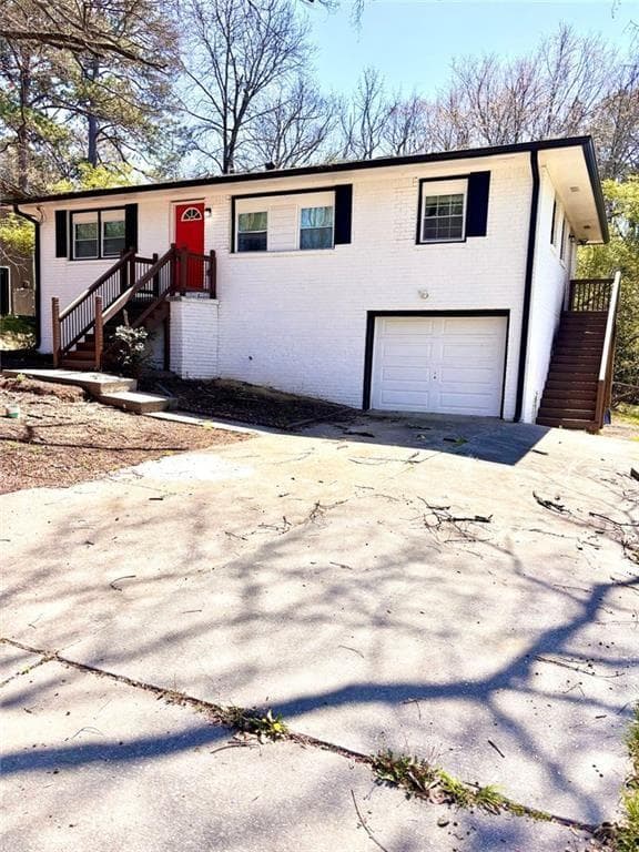 4 bedroom, 2 bathroom, 1,050 sq ft single family residence for sale at 2834 Green Trail Drive, Atlanta, GA 30349 — photo 5