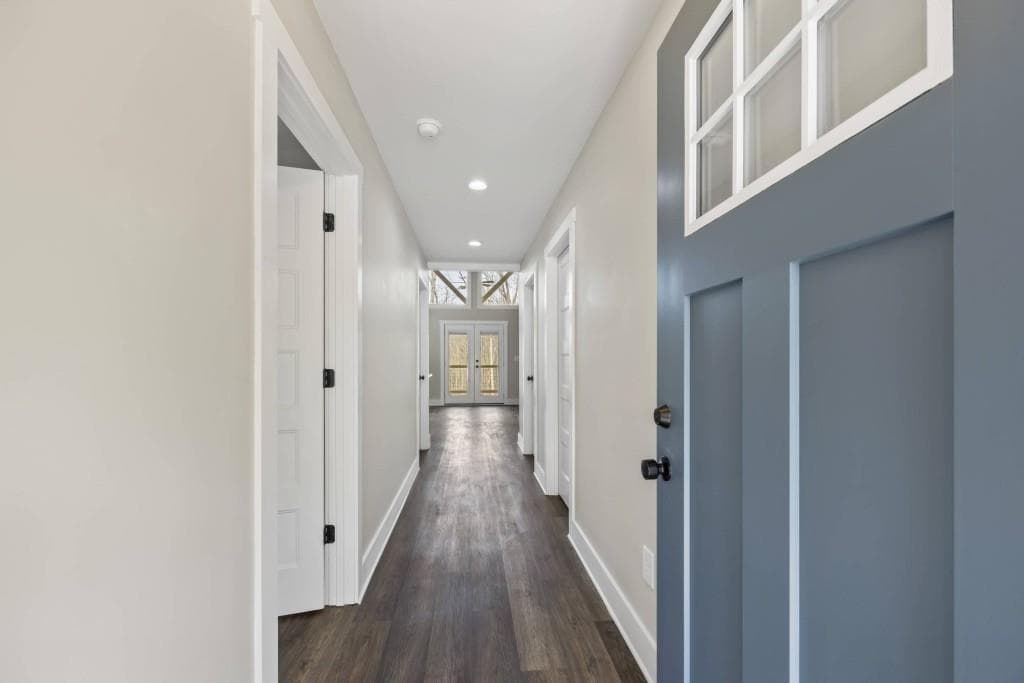 3 bedroom, 3 bathroom, 2,468 sq ft single family residence for sale at 234 Lake View Drive, Lavonia, GA 30553 — photo 2