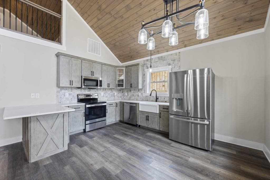 3 bedroom, 3 bathroom, 2,468 sq ft single family residence for sale at 234 Lake View Drive, Lavonia, GA 30553 — photo 7