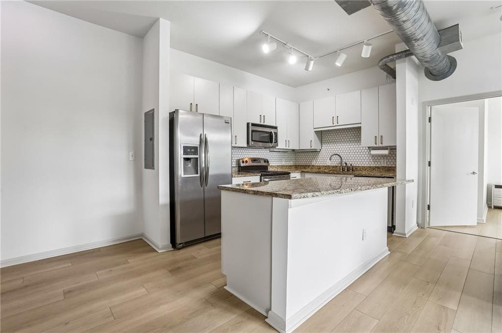 2 bedroom, 2 bathroom, 933 sq ft condominium for sale at 5300 Peachtree Road 3506, Atlanta, GA 30341