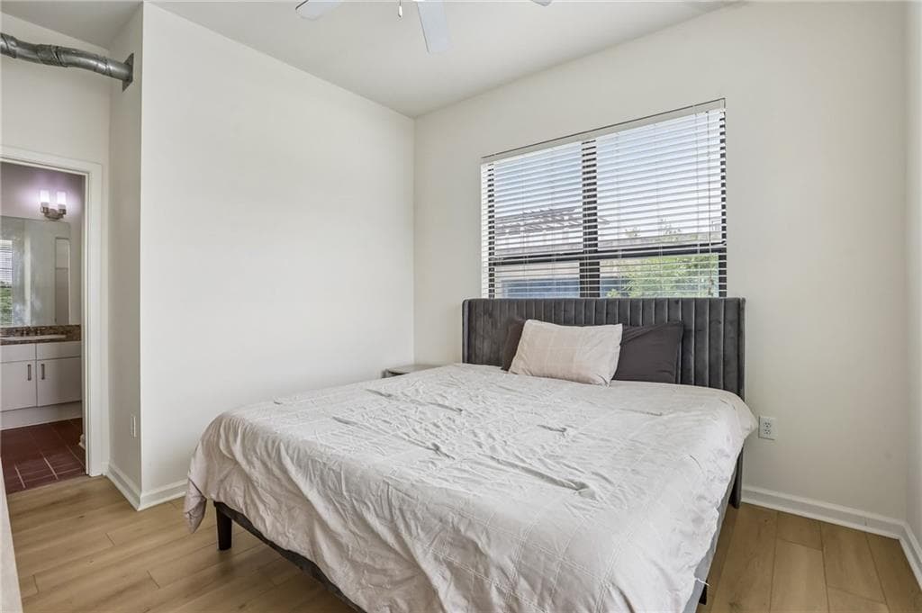 2 bedroom, 2 bathroom, 933 sq ft condominium for sale at 5300 Peachtree Road 3506, Atlanta, GA 30341 — photo 9