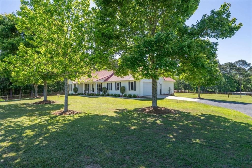 3 bedroom, 2 bathroom, 1,876 sq ft single family residence for sale at 3151 Jack Glass Road, Monroe, GA 30656 — photo 4