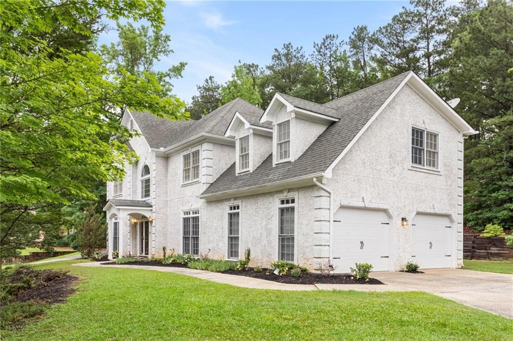 4 bedroom, 3 bathroom, 2,768 sq ft single family residence for sale at 1841 Lake Cove Drive, Atlanta, GA 30331