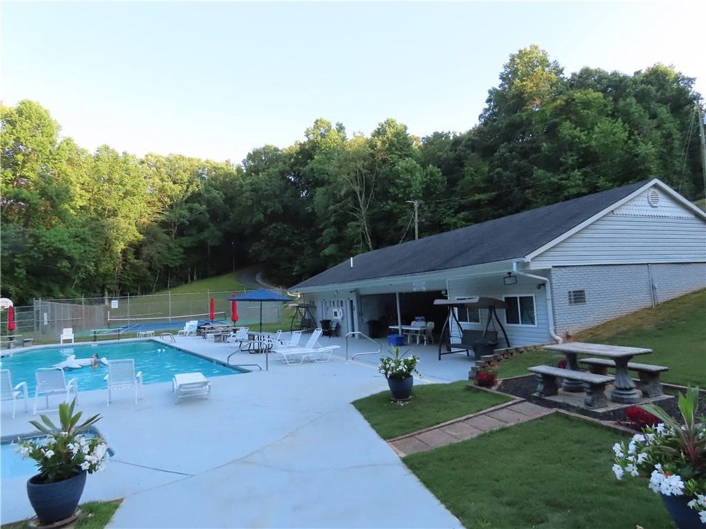 3 bedroom, 3 bathroom, 2,000 sq ft single family residence for sale at 6185 Timberidge Drive, Gainesville, GA 30506 — photo 8
