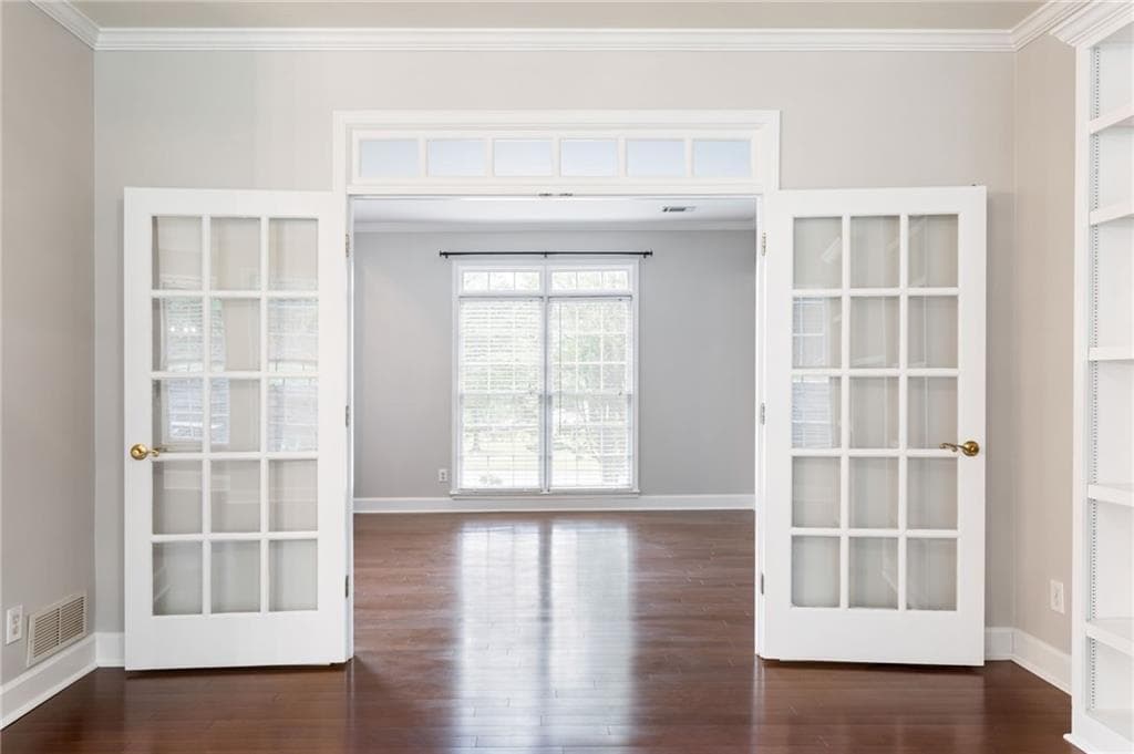4 bedroom, 3 bathroom, 2,768 sq ft single family residence for sale at 1841 Lake Cove Drive, Atlanta, GA 30331 — photo 9