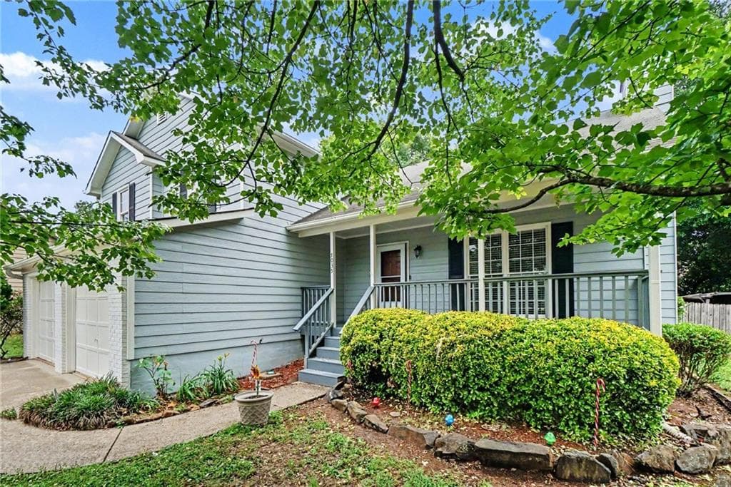 3 bedroom, 3 bathroom, 1,955 sq ft single family residence under contract at 5035 Mickleton Way, Powder Springs, GA 30127 — photo 3