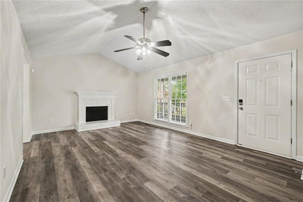 3 bedroom, 3 bathroom, 1,955 sq ft single family residence under contract at 5035 Mickleton Way, Powder Springs, GA 30127 — photo 4