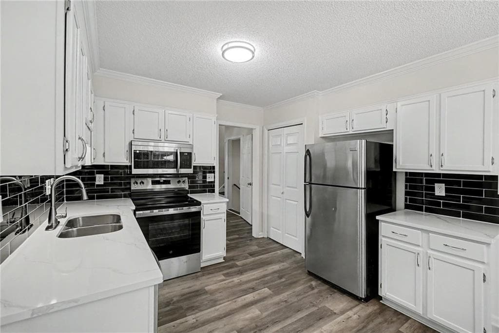 3 bedroom, 3 bathroom, 1,955 sq ft single family residence under contract at 5035 Mickleton Way, Powder Springs, GA 30127 — photo 10
