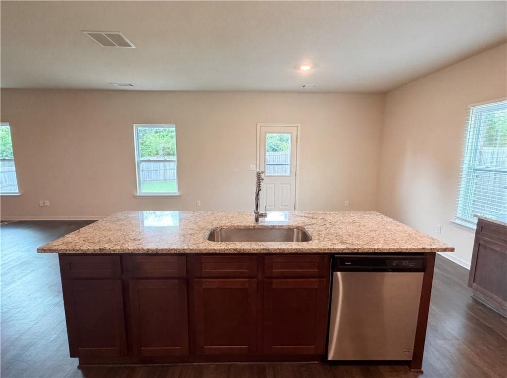 3 bedroom, 3 bathroom, 2,031 sq ft single family residence under contract at 184 Oliver Drive, Locust Grove, GA 30248 — photo 7