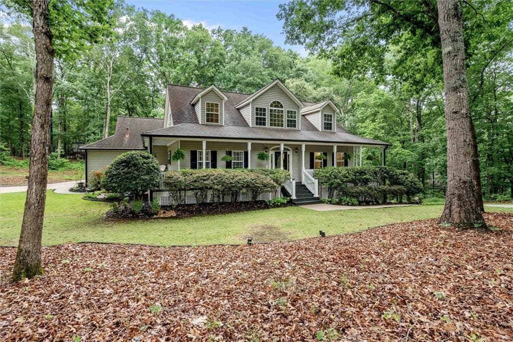4 bedroom, 4 bathroom, 2,583 sq ft single family residence for sale at 2135 Ashton Drive, Villa Rica, GA 30180 — photo 3