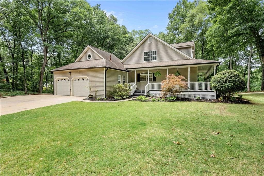 4 bedroom, 4 bathroom, 2,583 sq ft single family residence for sale at 2135 Ashton Drive, Villa Rica, GA 30180 — photo 4