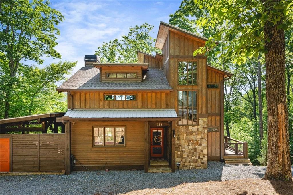 3 bedroom, 3 bathroom, 2,400 sq ft single family residence for sale at 114 Amy Creek Circle, Ellijay, GA 30540 — photo 2