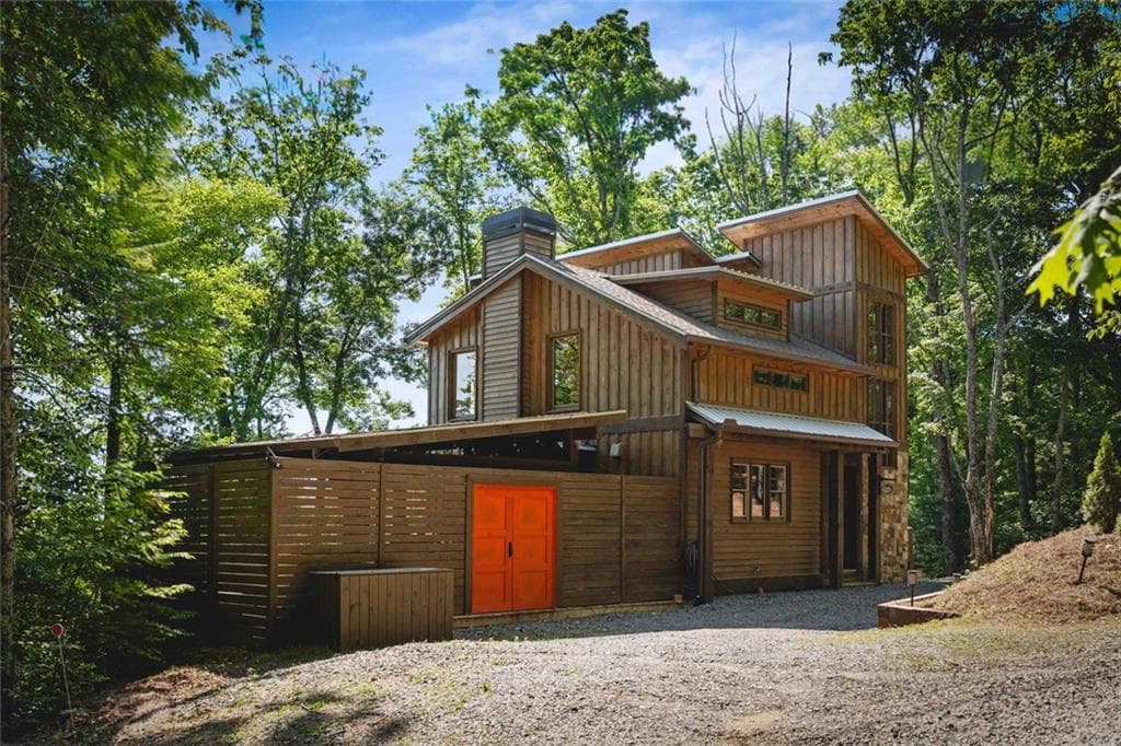 3 bedroom, 3 bathroom, 2,400 sq ft single family residence for sale at 114 Amy Creek Circle, Ellijay, GA 30540 — photo 7